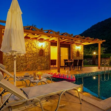 Cemre - 2 Bedroom In Kayakoey Oeluedeniz Villa Fethiye