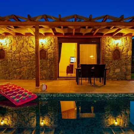 Cemre - 2 Bedroom In Kayakoey Oeluedeniz Vila Fethiye