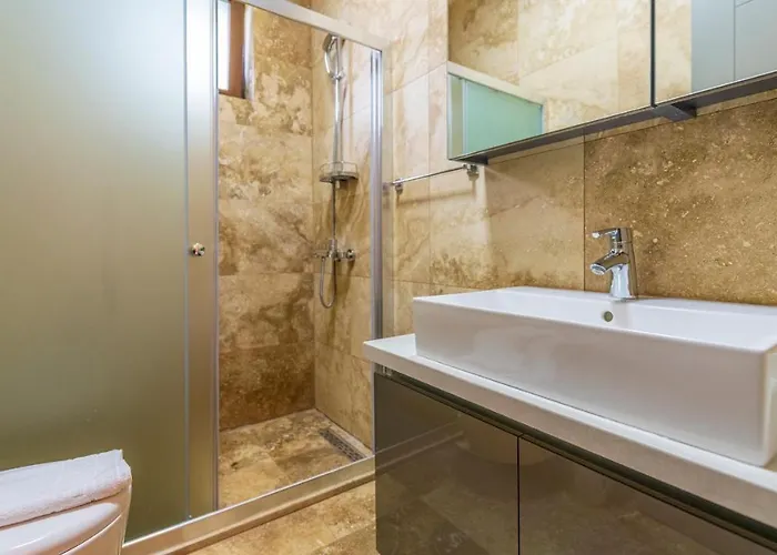 Villa Cemre - 2 Bedroom In Kayakoey Oeluedeniz