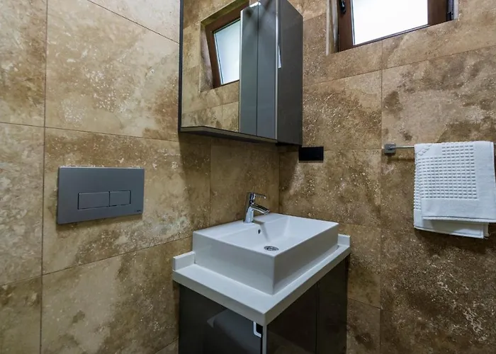 Cemre - 2 Bedroom In Kayakoey Oeluedeniz Villa Fethiye
