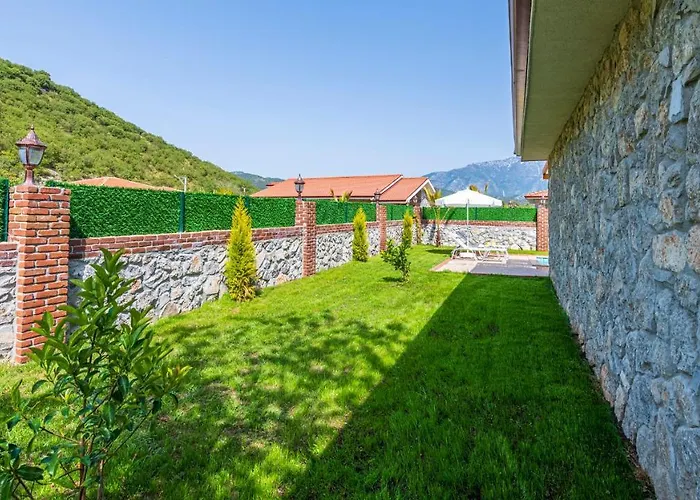 Cemre - 2 Bedroom In Kayakoey Oeluedeniz Villa Fethiye